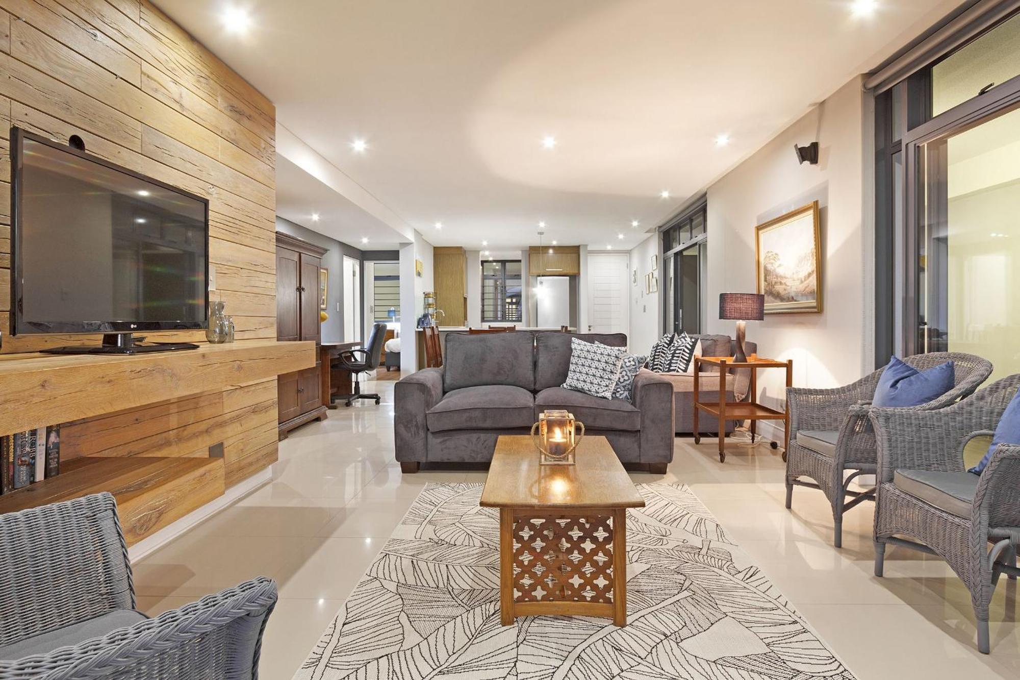 Apartment Eden On The Bay 171 By Hostagents *